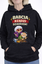 „Babcia rządzi dziadkiem!” – bluza z kapturem dla babci